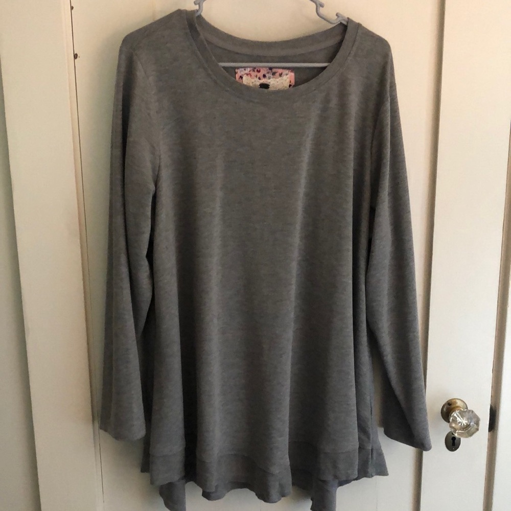 Women’s Top by Cupio